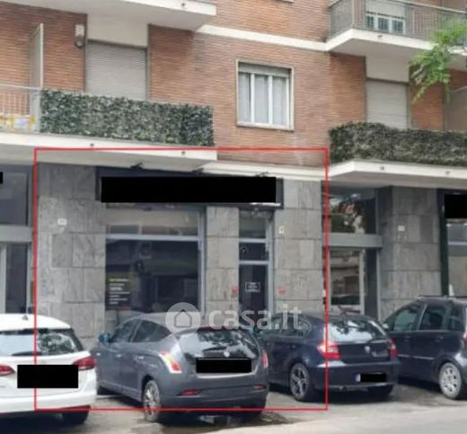 Capannone in commerciale in Via Breglio 103