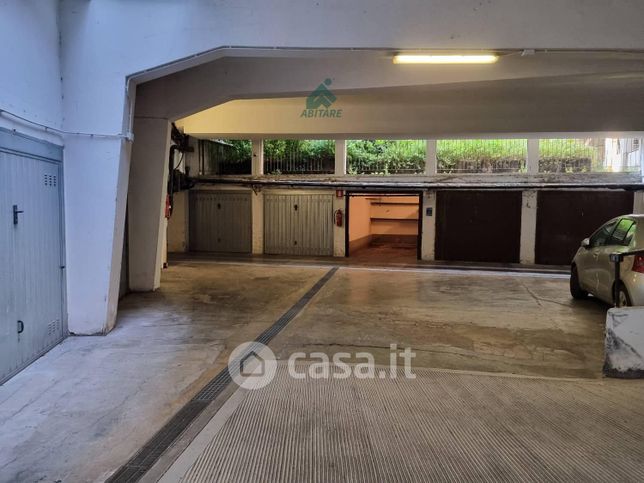 Garage/posto auto in residenziale in Via Giovanni Battista Niccolini 30