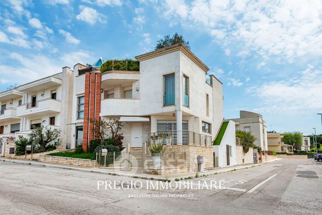 Villa in residenziale in Via Monsignor G. Contento