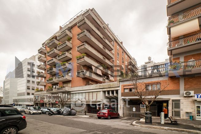 Ufficio in commerciale in Via Padre Semeria 29