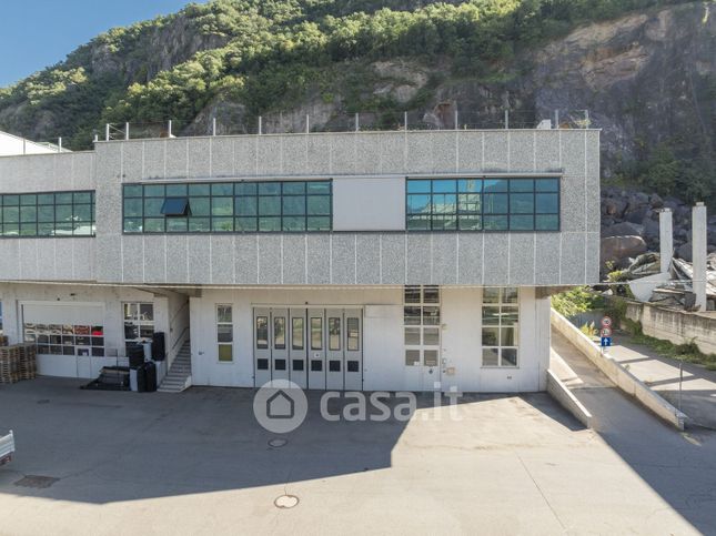 Capannone in commerciale in Via Nazionale 73