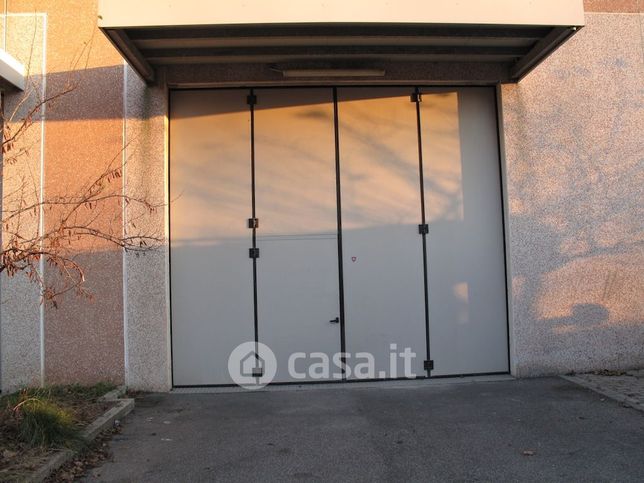 Capannone in commerciale in Via Giotto