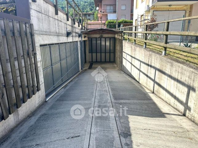 Box/posto auto in residenziale in Via Gaetano Donizetti 7