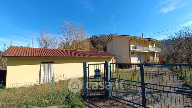 Casa indipendente in residenziale in Via Marano