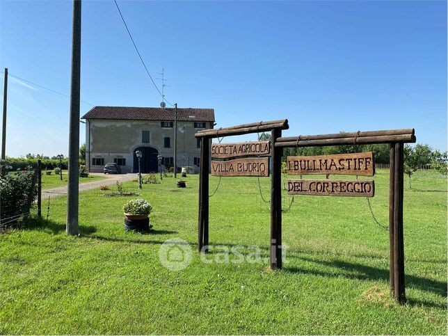 Negozio/locale commerciale in commerciale in Via Fossa Ronchi 29