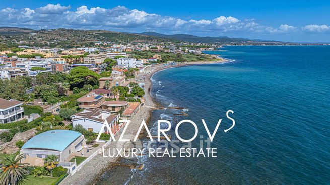 Villa in residenziale in Lungomare G. Marconi