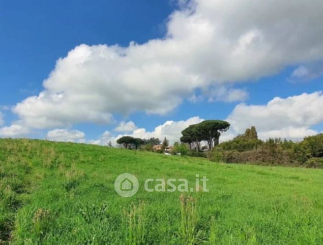 Terreno edificabile in residenziale in Via Cassia