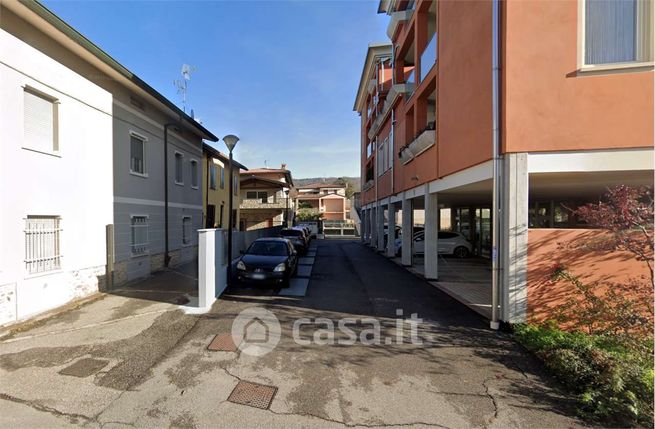 Garage/posto auto in residenziale in Via Cerese