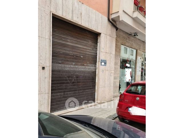 Negozio/locale commerciale in commerciale in Via Monte Santo 68