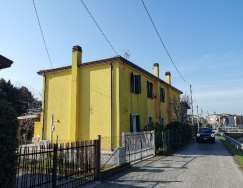 Appartamento in residenziale in Via Guazzi