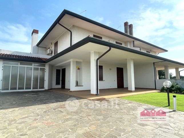 Villetta a schiera in residenziale in Via Stadio 10
