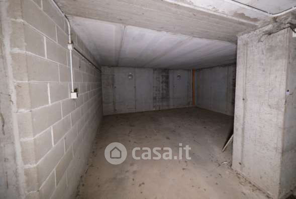 Box/posto auto in residenziale in Via Dante Alighieri