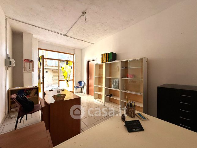 Ufficio in commerciale in Via Alfredo Oriani 29