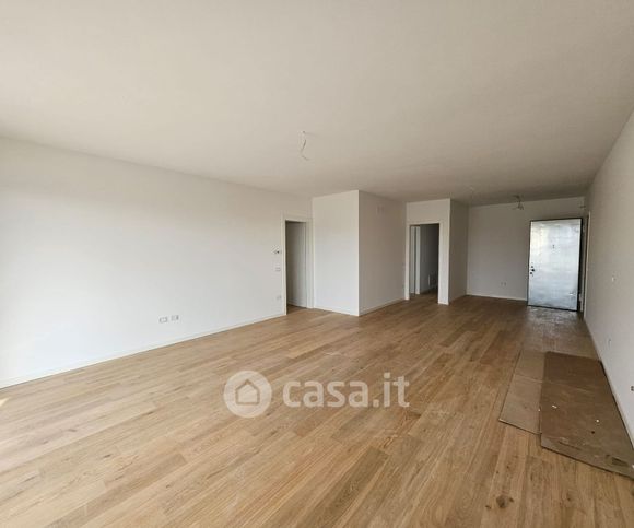 Appartamento in residenziale in Via Argine Sinistro 25
