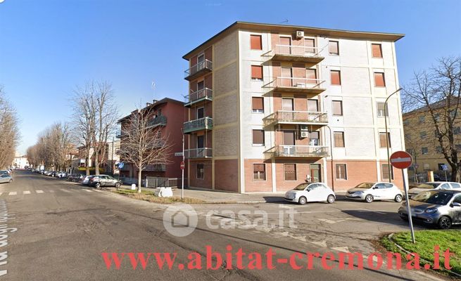 Box/posto auto in residenziale in Via degli Ippocastani 18