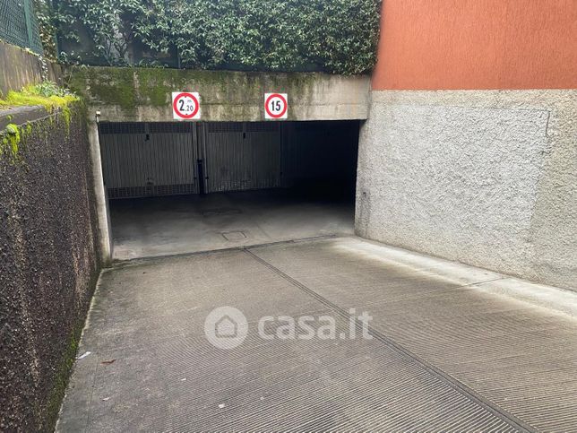 Box/posto auto in residenziale in Via Oliviero Limonta