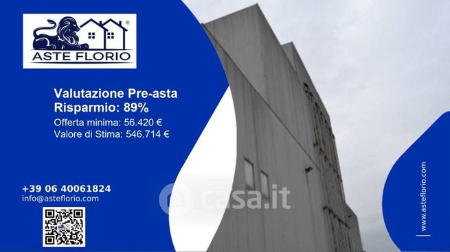 Capannone in commerciale in Via Selciatella