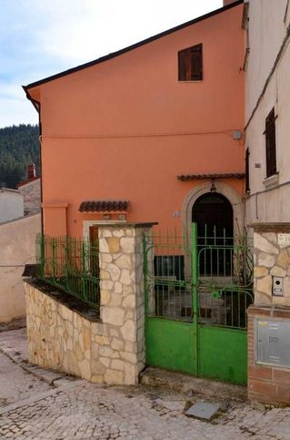 Casa indipendente in residenziale in Via della Chiesa