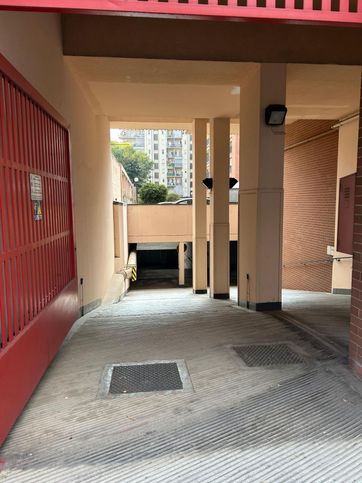 Box/posto auto in residenziale in Via Baltimora 17