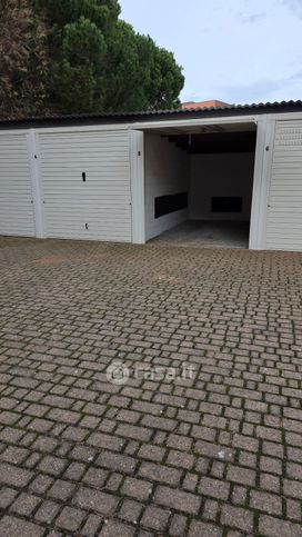 Box/posto auto in residenziale in Via Dalmazia