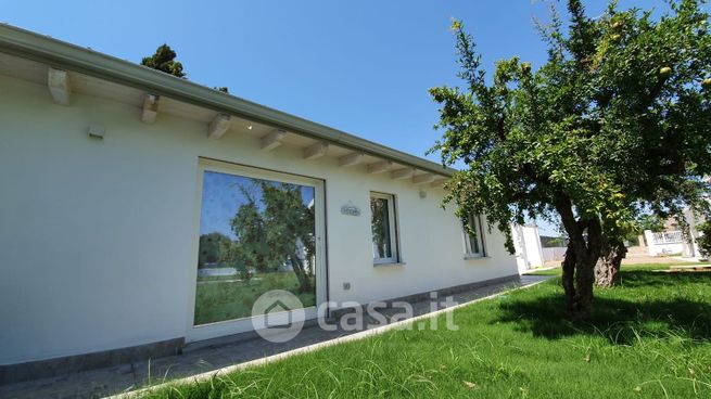 Casa indipendente in residenziale in Via dei Papaveri