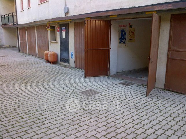 Garage/posto auto in residenziale in Via Candia