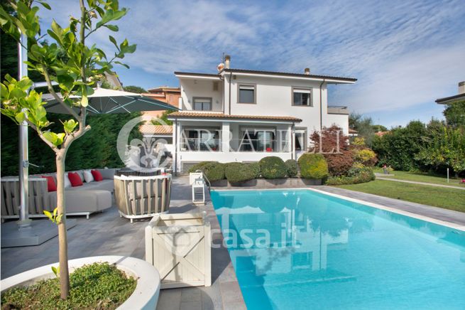 Villa in residenziale in Via Barbarano Romano