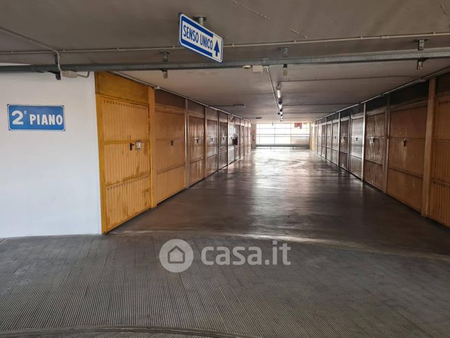 Garage/posto auto in residenziale in Via Pelusia 46