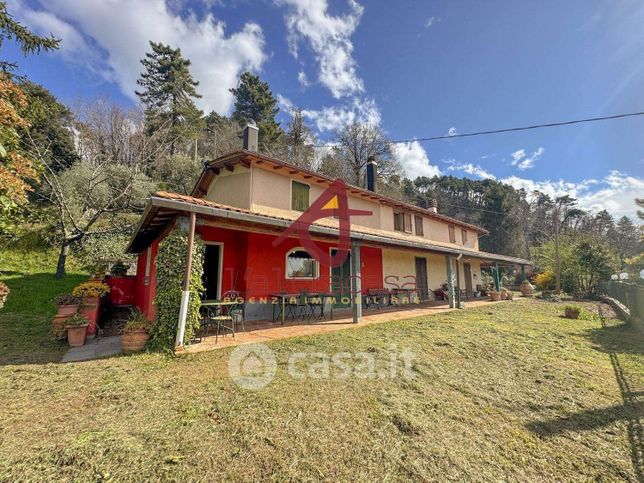 Rustico/casale in residenziale in 