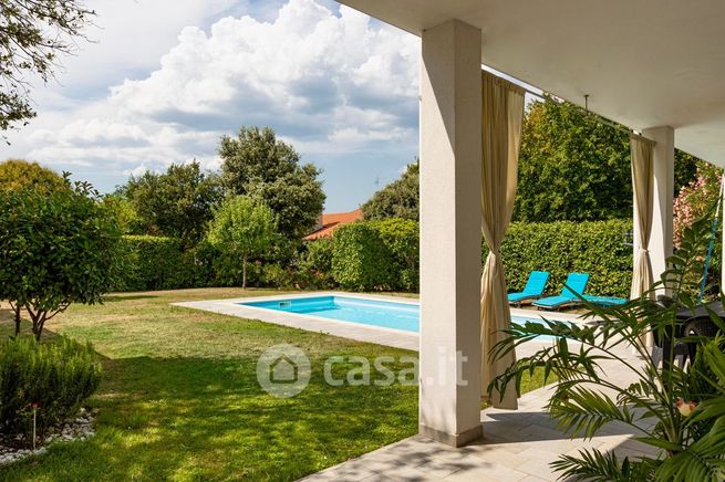 Casa indipendente in residenziale in Frazione Duino