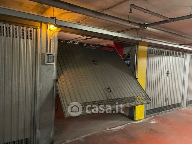 Garage/posto auto in residenziale in Via Numa Pompilio