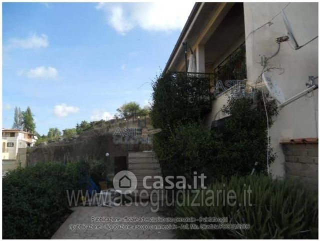 Villetta a schiera in residenziale in Via dei Monti Simbruini 28