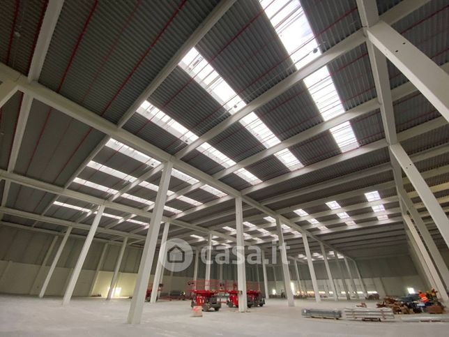 Capannone in commerciale in Corso Italia