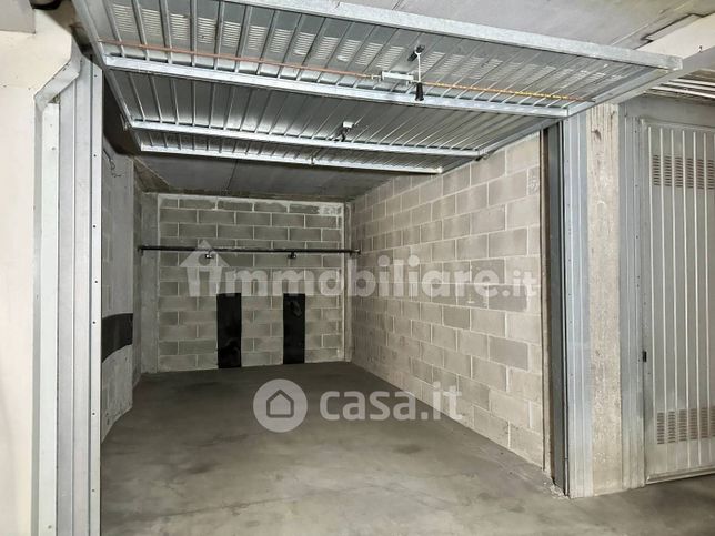 Box/posto auto in residenziale in Via Privata BernabÃ² Visconti 18