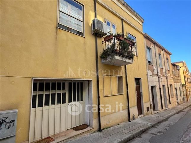 Casa indipendente in residenziale in Via Camillo Benso Conte di Cavour