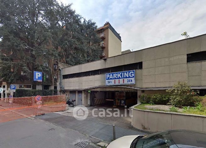 Garage/posto auto in residenziale in Via Giovanni Battista Soresina 14