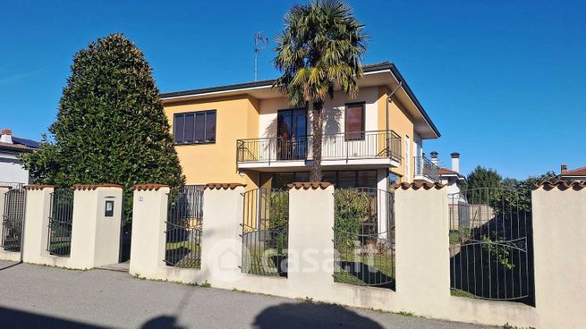 Villa in residenziale in Via dei Certosini 8