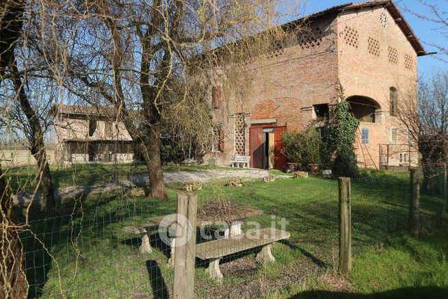 Rustico/casale in residenziale in Via Viazza 16