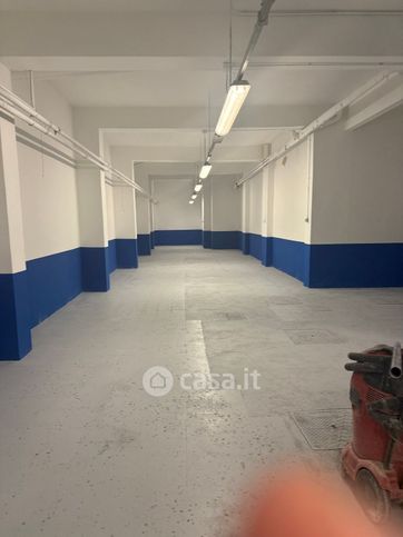 Box/posto auto in residenziale in Viale Francesco Redi 31 /A