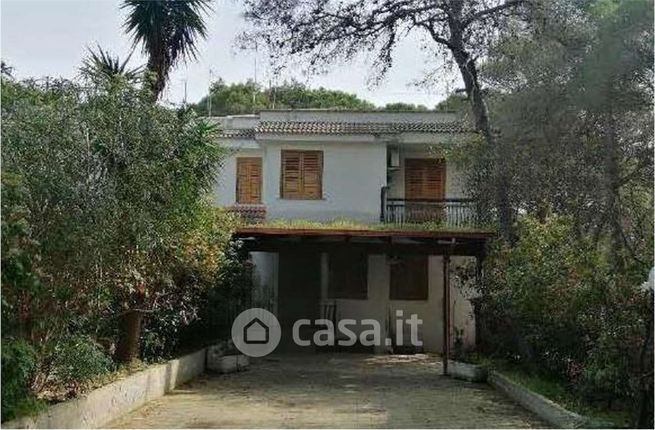 Villetta a schiera in residenziale in Via Schirra 24