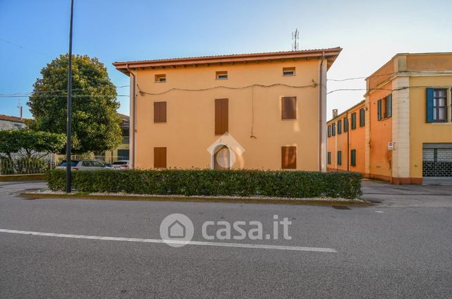 Villa in residenziale in Via Giacomo Matteotti 93