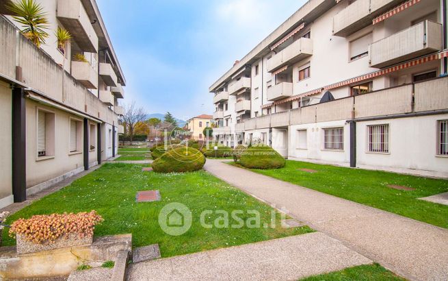 Appartamento in residenziale in Via Agno 2 a