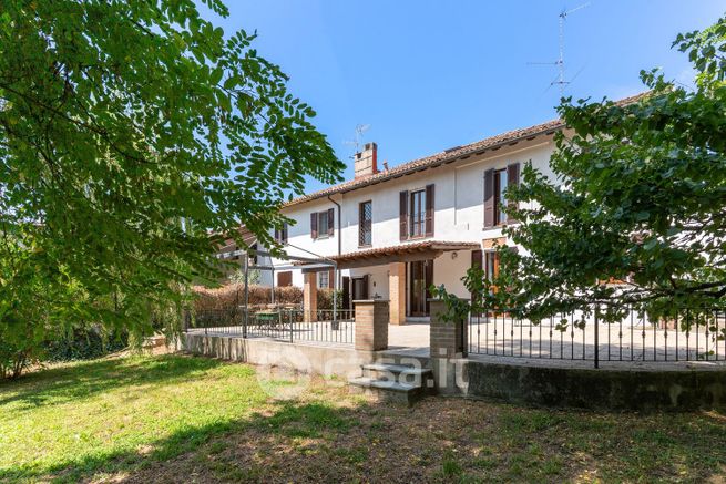 Casa indipendente in residenziale in Via Monte Fiascone 19
