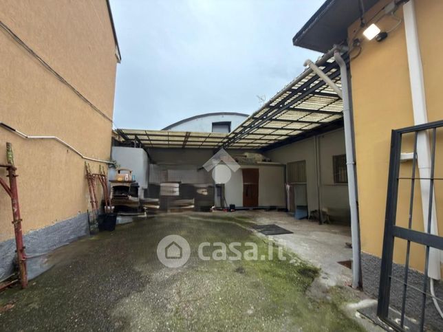 Capannone in commerciale in Via dei Gelsi 9