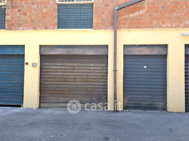 Garage/posto auto in residenziale in Viale dei Promontori