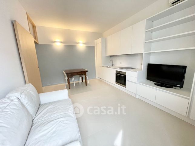 Appartamento in residenziale in Via Luigi Vanvitelli 8