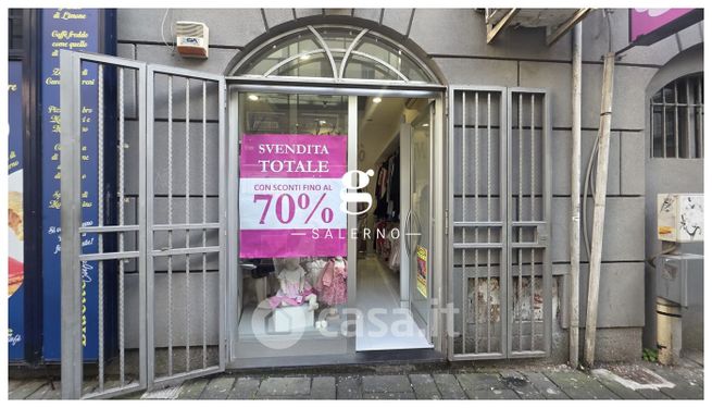 Attivitã /licenza (con o senza mura) in commerciale in Via Santi Martiri Salernitani