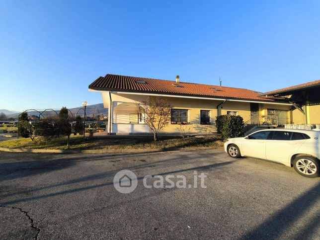 Casa bi/trifamiliare in residenziale in Via Cappella 6