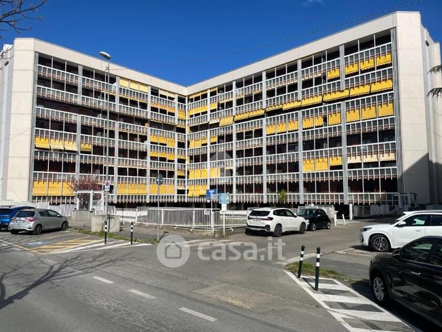 Box/posto auto in residenziale in Corso Francia 218