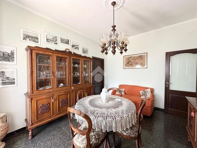 Appartamento in residenziale in Via Coronata 76